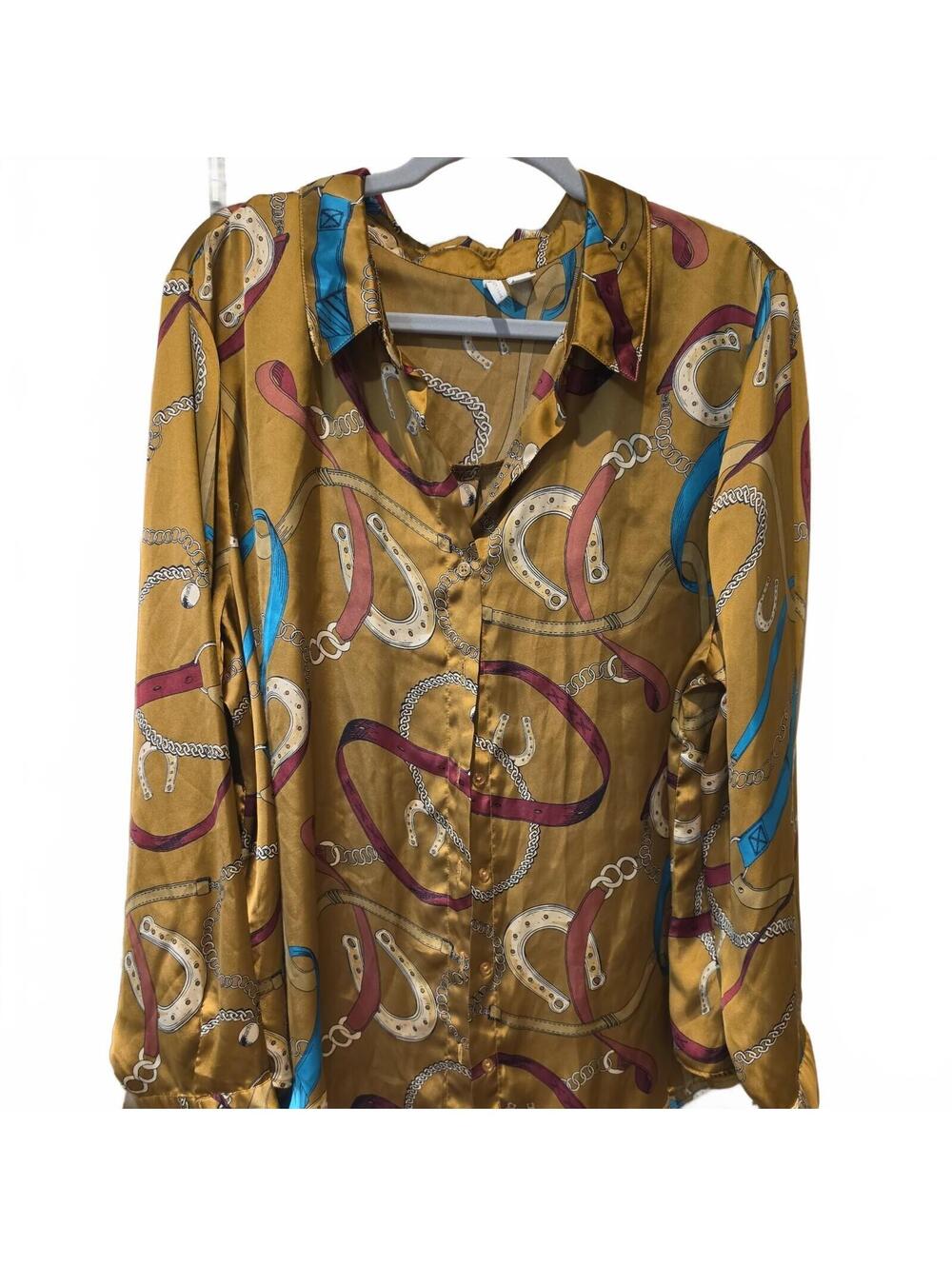 Cato plus size 22/24W Women’s Gold Chain Horseshoe Button Up Shirt NWOT